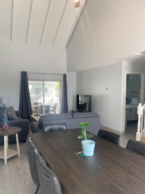 Hôtel Grace Bay Place Extérieur photo