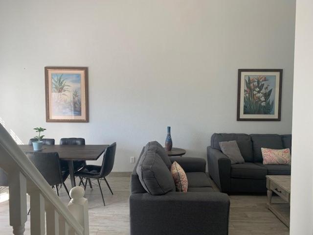 Hôtel Grace Bay Place Extérieur photo